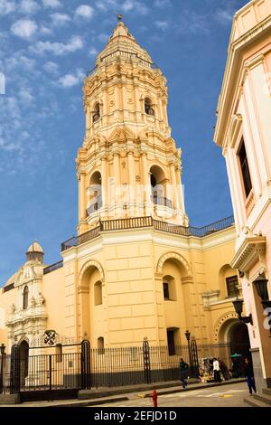 Vue à angle bas d'une église, église Saint-Domingue et couvent, Lima, Pérou Banque D'Images