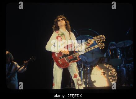 LED ZEPPELIN live au fabuleux Forum à Inglewood, CA USA le 27 juin 1977. Photo © Kevin Estrada / Media Punch Banque D'Images