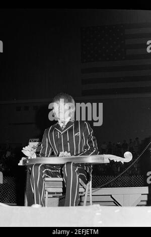 Les Rolling Stones avec Brian Jones en direct au Cow Palace à San Francisco, CA USA le 26 juillet 1966. Photo © Kevin Estrada / Media Punch Banque D'Images