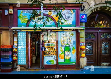 Budapest, Hongrie, août 2019, vue sur une vitrine alimentaire dans la capitale Banque D'Images