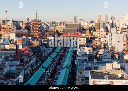 Tokyo, Japon - janvier 19 2016 : vue sur le Sensoji, Temple Asakusa Kannon, Tokyo, Japon. Banque D'Images