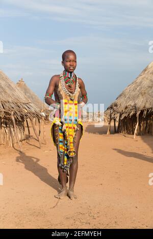 Éthiopie Omo River Portrait femme Hamer dans son village Banque D'Images