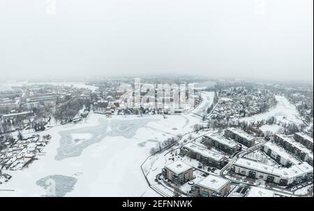 Vue aérienne sur le paysage hivernal de la neige à Berlin Banque D'Images