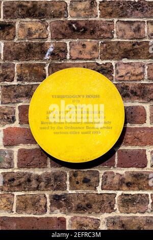 Plaque sur la façade de la maison de Verbruggen, Royal Arsenal Riverside, Woolwich, Royaume-Uni Banque D'Images