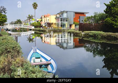 Bâtiments modernes le long du Grand Canal, Los Angeles Banque D'Images