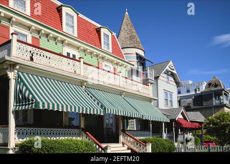 Maisons de style victorien sur Ocean Street, Cape May, New Jersey Banque D'Images