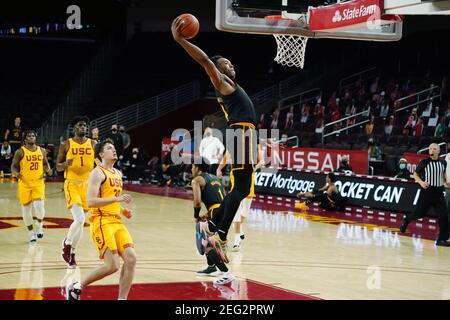 Arizona State Sun Devils avance Kimani Lawrence (4) dunks le ballon contre les chevaux de Troie de la Californie du Sud lors d'un match de basket-ball de l'université NCAA, nous Banque D'Images