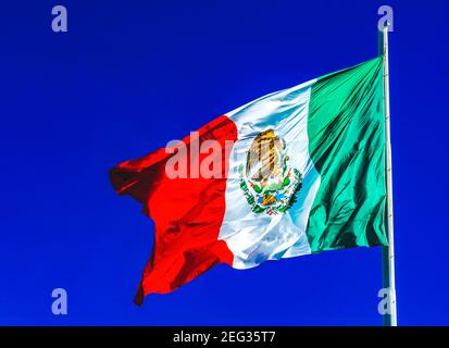 Coloré drapeau mexicain rue San Jose del Cabo Mexique Banque D'Images