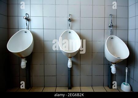 Toilettes publiques pour hommes, France Banque D'Images