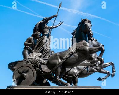 Boudicea et ses filles en bronze monument statue érigé en 1902 à la fin du pont de Westminster à Londres Angleterre Royaume-Uni, la reine était également connu sous le nom de B Banque D'Images