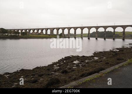 Le pont de la frontière royale qui longe la rivière Tweed Banque D'Images