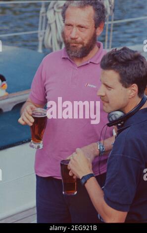 Robin KNOX-Johnston, marin de la tenue du record du monde, parle à la presse au sujet de sa tentative au Trophée Jules Verne, Londres 1992 Banque D'Images