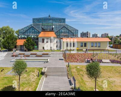 Zielona Gora juin 9 2019 Palm House avec parc et carré vert autour Banque D'Images