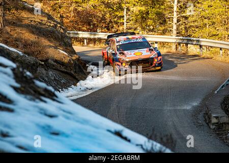 11 Thierry NEUVILLE (bel), Martijn Wydaeghe (bel), HYUNDAI SHELL MOBIS WORLD RALLY TEAM, HYUNDAI I20 coupe WRC, WRC, action pendant le Championnat du monde de rallye WRC 2021, Monte Carlo Rally du 20 au 24 janvier 2021 à Monaco - photo Grégory Lenganmand / DPPI Banque D'Images