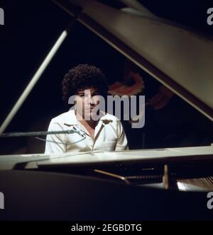 Riccardo Cocciante, italienischer Sänger, Musiker und Komponist, vers 1974. Riccardo Cocciante, chanteur, musicien et compositeur italien, vers 1974. Banque D'Images