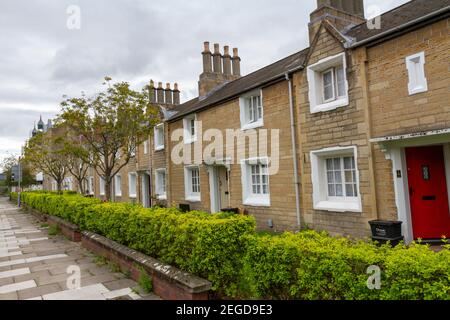 Rangée de chalets dans le village ferroviaire, Swindon, Wiltshire, Royaume-Uni. Banque D'Images