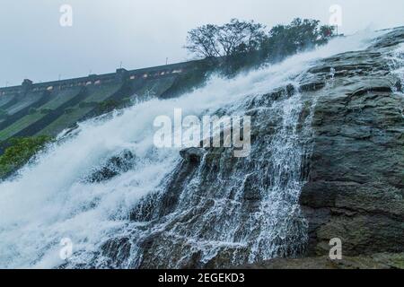 Barrage Wilson bhandarara à Monsoon Banque D'Images