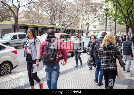 BUENOS AIRES - 15TH OCT 2019: Personnes marchant dans les rues de la ville de Buenos Aires en Argentine. Banque D'Images