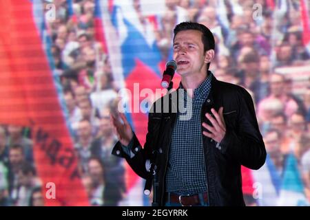 Moscou, Russie. Le 20 septembre 2015, Ilya Yashin, activiste et politicien libéral, s'est adressé aux militants de l'opposition russe alors qu'ils se sont ralliés dans le district de Maryino à Moscou.le 20 septembre 2015, à la suite d'élections régionales qui ont largement favorisé le parti Russie unie au pouvoir et qui ont suscité des accusations de trucage de votes. La manifestation Meeting to change Power, organisée par l'éminent militant anti-corruption Alexei Navalny, a attiré environ 2,000 à 4,000 personnes, bien en deçà des estimations avant le rassemblement Banque D'Images