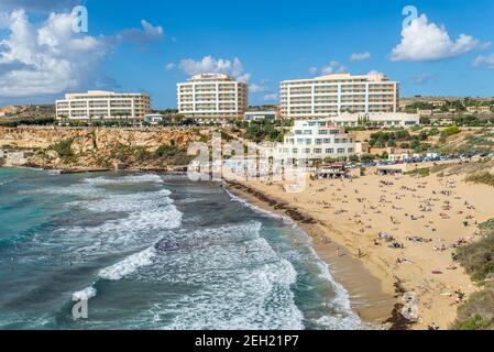 Vue panoramique sur Golden Bay, Malte Banque D'Images