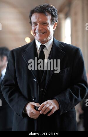 Rome, Italie. 18 février 2021. ACE;ENTERTAINMENT (GENERAL)Massimo Ranieri, pseudonyme de Giovanni Calone (Naples, 3 mai 1951), est un chanteur, acteur, animateur de télévision, réalisateur de théâtre, showman italien, Voice actor and dancer.photo archive 2012 Credit: dpa/Alay Live News Banque D'Images
