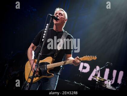 Paul Weller joue sur scène pour la série de concerts annuels Teenage cancer Trust au Royal Albert Hall de Londres. Photo Date: Vendredi 31 mars 2017. Le crédit photo devrait se lire: © DavidJensen Banque D'Images