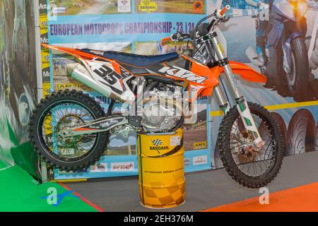 Belgrade, Serbie - 22 mars 2018 : KTM Motorcycle pour le championnat européen moto Cross à l'Expo Fair. Banque D'Images