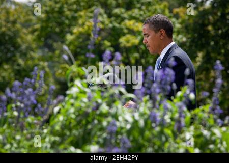 Le président Barack Obama parle des élections afghanes lors d'une déclaration aux médias sur la South Drive de la Maison Blanche, le 21 août 2009. Banque D'Images