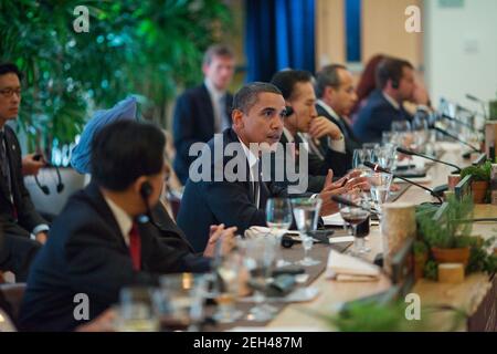 Le président Barack Obama organise un dîner de travail des dirigeants du G-20 au Phipps Conservatory and Botanical Gardens à Pittsburgh, Pennsylvanie, le 24 septembre 2009. Banque D'Images