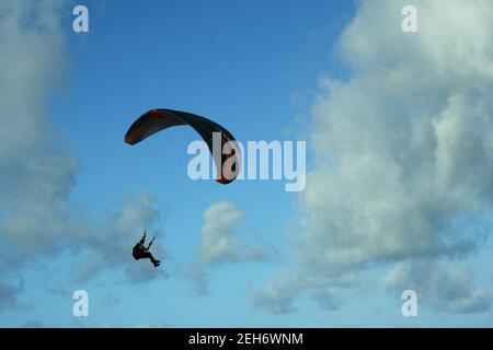 Parapente à Pipa, Brésil Banque D'Images