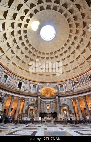 Italie, Rome, Panthéon intérieur Banque D'Images