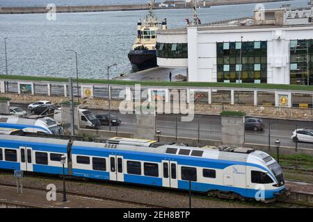 Gare à proximité d'un navire de port à Alger Banque D'Images