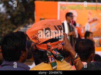 Pour tenter de rejoindre les personnes de 294 circonscriptions de l'Assemblée législative avant les prochaines élections à l'Assemblée du Bengale occidental, le parti au pouvoir du Parti indien Bharatiya Janata (BJP) a organisé le "Parivatan Rathyatra" (Voyage de Chariot pour le changement). Il était dirigé par le chef du BJP et porte-parole du Bengale-Occidental Samik Bhattacharya. Nadia, Bengale occidental, Inde. Banque D'Images