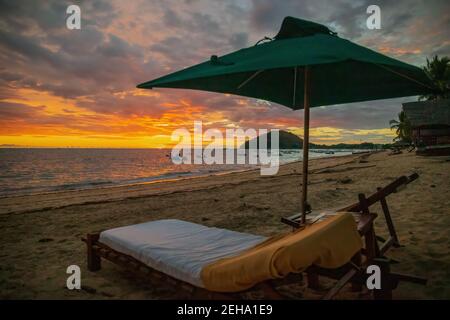 Coucher de soleil sur la belle île de Nosy Be, Madagascar Banque D'Images