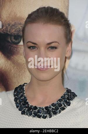 Yvonne Strahovski arrive au HANTOVER PARTIE 2 première, Grauman's Chinese Theatre, Los Angeles, CA 05,19, 2011 Banque D'Images