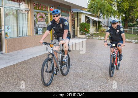 North Miami Beach Florida, département de police, vélo de patrouille policier à cheval, Banque D'Images