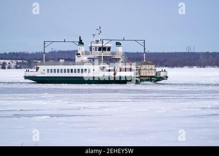 Ferry en hiver Banque D'Images