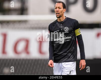 HELMOND, PAYS-BAS - FÉVRIER 16 : Ryan Koolwijk, du FC Almere City, lors du match hollandais de Keukenkampioendivisiie entre Helmond Sport et Almere City Banque D'Images