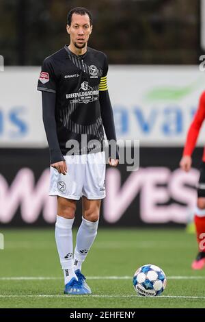 HELMOND, PAYS-BAS - FÉVRIER 16 : Ryan Koolwijk, du FC Almere City, lors du match hollandais de Keukenkampioendivisiie entre Helmond Sport et Almere City Banque D'Images