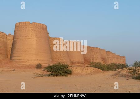 Fort Derawar au coucher du soleil, Yazman Tehsil, Punjab, Pakistan Banque D'Images