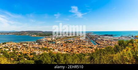 Panorama du bassin de Thau depuis le Mont Saint clair (Sète), dans l'Hérault, Occitanie, France Banque D'Images