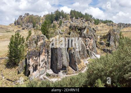 Los Frailones, les frères ou les moines de pierre, site archéologique de Cumbe Mayo, Cajamarca, Pérou Banque D'Images