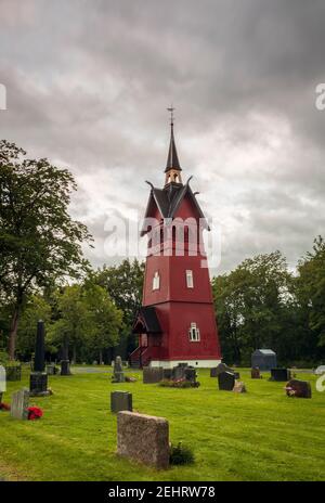 Tilfredshet chapelle et le crématorium associés sont idéalement situé sur le cimetière ainsi que le clocher. Les deux ont été conçus par l'architecte de Néant Banque D'Images