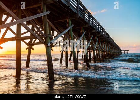 Magnifique lever de soleil d'été à Myrtle Beach en Caroline du Sud Banque D'Images