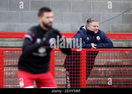 John Yems, directeur de Crawley, en avance sur le match de la Sky Bet League Two au People's Pension Stadium, Crawley. Date de la photo: Samedi 20 février 2021. Banque D'Images