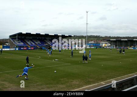 BARROW À FURNESS, ANGLETERRE; LE 20 FÉVRIER : vue générale de l'équipe Barrow qui s'échauffe lors du match Sky Bet League 2 entre Barrow et Morecambe à Holker Street, Barrow-in-Furness le samedi 20 février 2021. (Crédit : Chris Donnelly | MI News) Banque D'Images