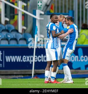 Le 20 février 2021 ; le stade John Smiths, Huddersfield, Yorkshire, Angleterre ; le championnat de football de la ligue anglaise, Huddersfield Town versus Swansea City ; Lewis O'Brien de Huddersfield Town célèbre sa fabrication du 2-1 au 49e minute Banque D'Images