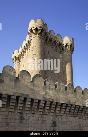 Château quadrangulaire à Mardakan. L'Azerbaïdjan Banque D'Images