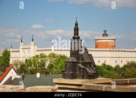 Présentation de l'église paroissiale à la place de l'église paroissiale de Lublin. Pologne Banque D'Images