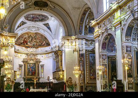 Intérieur de la basilique de la cathédrale de San Venanzio. Fabriano, province d'Ancône, Marches, Itaia, Europe Banque D'Images